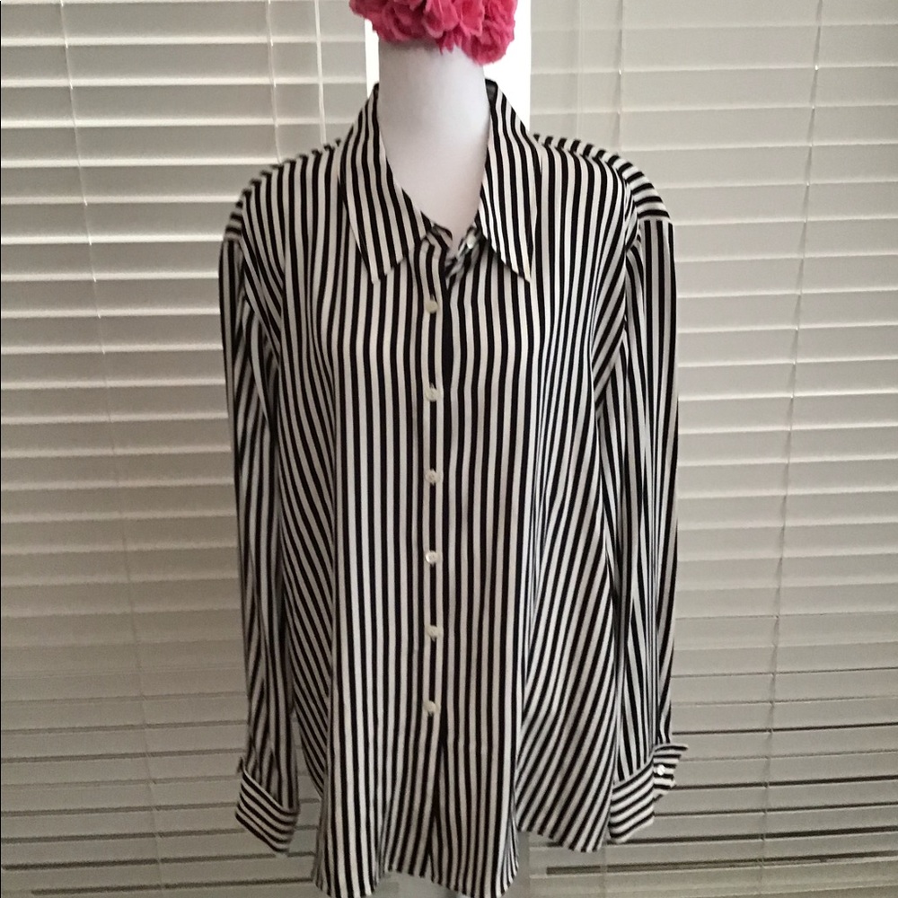 Ladies dark navy and white blouse